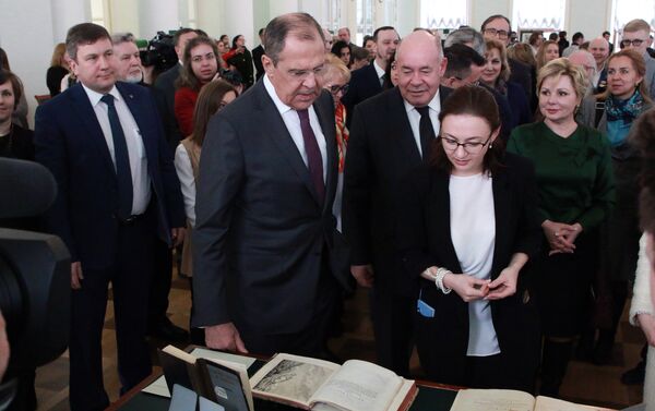 Recorriendo la exposición - Sputnik Mundo