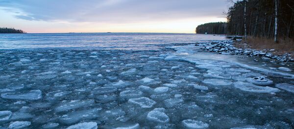 El lago Onega, en el norte de Rusia, bajo el hielo - Sputnik Mundo