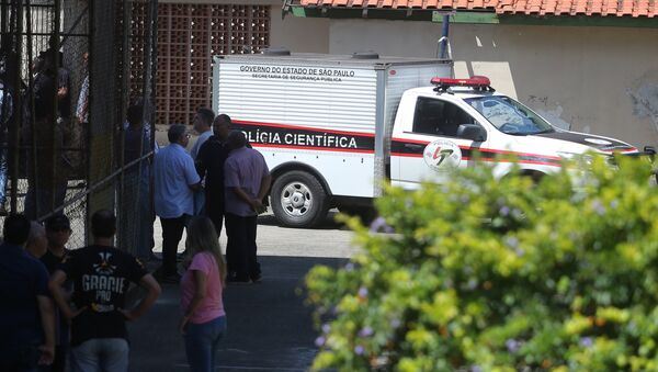 Policía cerca de la escuela en Suzano tras el tiroteo - Sputnik Mundo