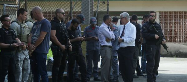 Policía cerca de la escuela en Suzano tras el tiroteo - Sputnik Mundo