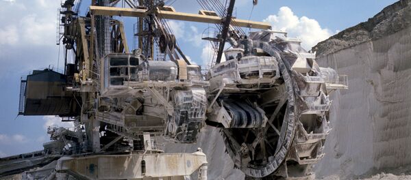 Una excavadora de rotor utilizada para explorar mena de hierro Una excavadora de rotor utilizada para explorar mena de hierro - Sputnik Mundo