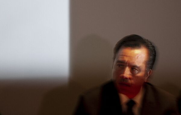 Cuitláhuac García, gobernador de Veracruz, durante la disculpa pública por la desaparición forzada de cinco jóvenes en Tierra Blanca, Veracruz, en 2016. - Sputnik Mundo