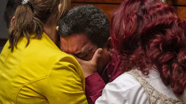 José Benítez durante la disculpa pública por la desaparición forzada de cinco jóvenes en Tierra Blanca, Veracruz, en 2016.