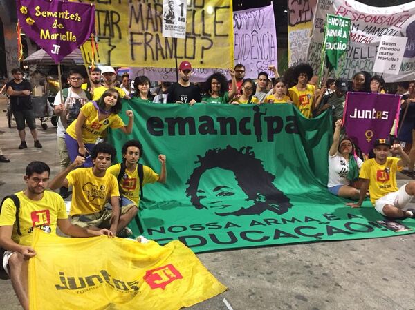 Un acto en memoria de Marielle Franco en Brasil - Sputnik Mundo