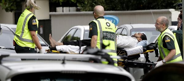 La ambulancia en el lugar del tiroteo en una mezquita de Nueva Zelanda - Sputnik Mundo