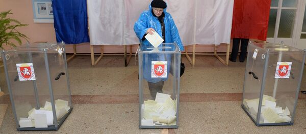 El referéndum sobre el estatus de Crimea en 2014 - Sputnik Mundo