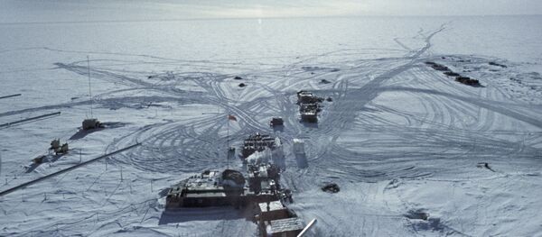 La estación 'Vostok' en 1957 en la Antártida - Sputnik Mundo