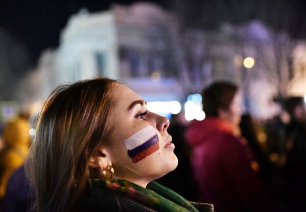 Crimea celebra a lo grande su retorno a Rusia - Sputnik Mundo