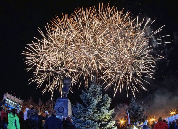 Crimea celebra a lo grande su retorno a Rusia - Sputnik Mundo