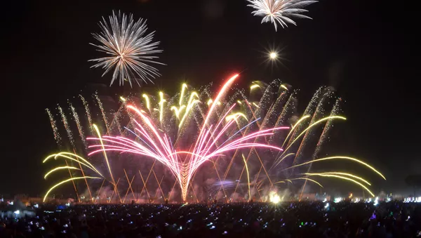 Los fuegos artificiales de Tultepec, México - Sputnik Mundo