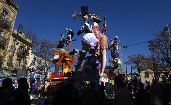 Los ninots, en las Fallas de Valencia (España) - Sputnik Mundo