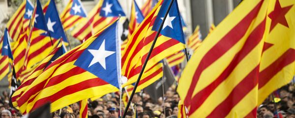 Una protesta a favor de independencia de Cataluña - Sputnik Mundo