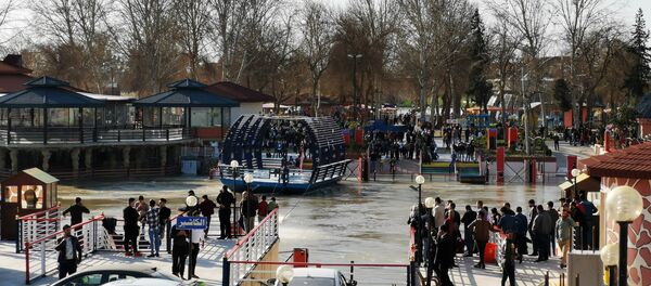 Lugar del hundimiento de un ferry en Mosul, Irak Lugar del hundimiento de un ferry en Mosul, Irak - Sputnik Mundo