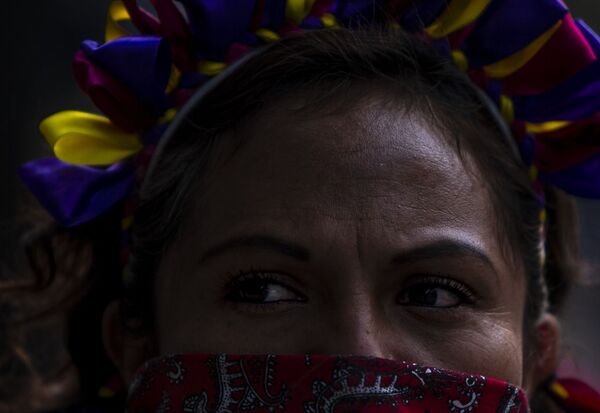 Ciudad de México. Mujer otomí en la marcha en apoyo a las huelgas en Matamoros. - Sputnik Mundo