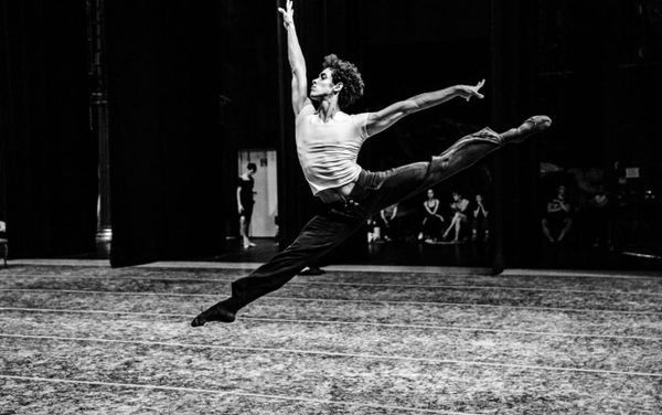 Bailarín Diego Calderón Armién Bailarín Diego Calderón Armién - Sputnik Mundo