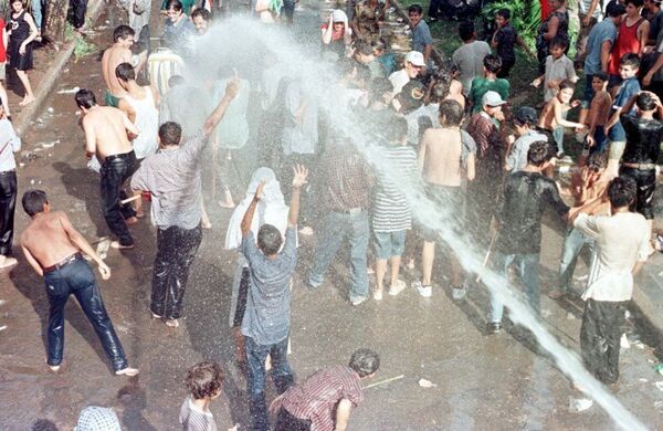 Manifestantes frente a la plaza del Congreso en Asunción, durante en el Marzo Paraguayo, el 25 de marzo de 1999. Manifestantes frente a la plaza del Congreso en Asunción, durante en el Marzo Paraguayo, el 25 de marzo de 1999. - Sputnik Mundo