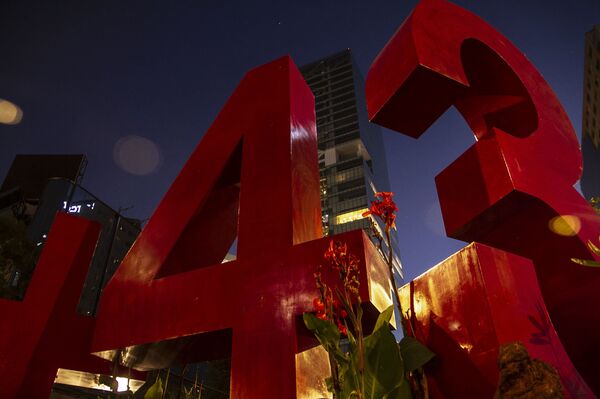 Qué significan los curiosos 'antimonumentos' de Ciudad de México (fotos) - Sputnik Mundo