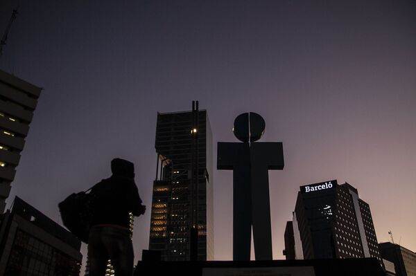 Qué significan los curiosos 'antimonumentos' de Ciudad de México (fotos) - Sputnik Mundo