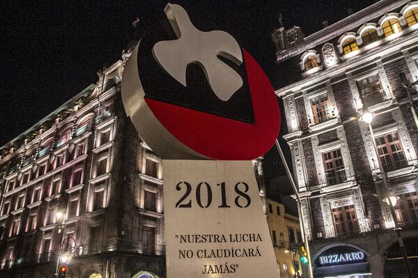 Qué significan los curiosos 'antimonumentos' de Ciudad de México (fotos) - Sputnik Mundo
