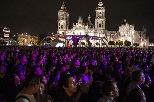 La primavera y sus alebrijes inundan de colores el centro de Ciudad de México (fotos) - Sputnik Mundo