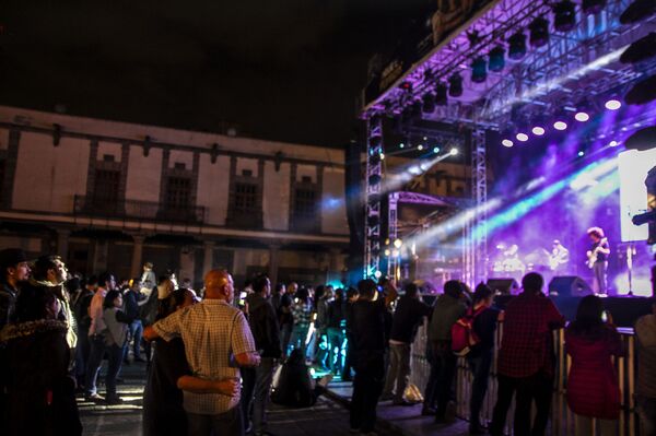 La primavera y sus alebrijes inundan de colores el centro de Ciudad de México (fotos) - Sputnik Mundo