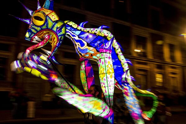 La primavera y sus alebrijes inundan de colores el centro de Ciudad de México (fotos) - Sputnik Mundo