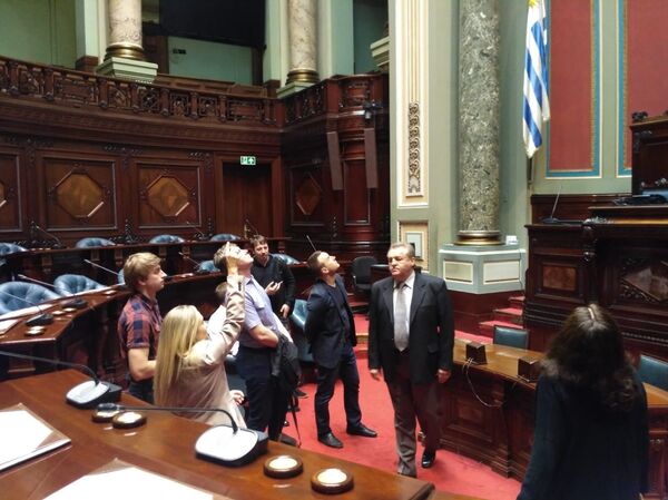 La delegación rusa en el Palacio Legislativo de Uruguay - Sputnik Mundo