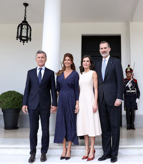 Los reyes de España junto al presidente Mauricio Macri y su esposa Juliana Awada - Sputnik Mundo