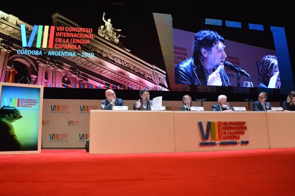 Panel sobre diversidad lingüística en el Congreso Internacional de la Lengua Española Panel sobre diversidad lingüística en el Congreso Internacional de la Lengua Española - Sputnik Mundo