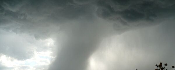 Un tornado, imagen referencial - Sputnik Mundo