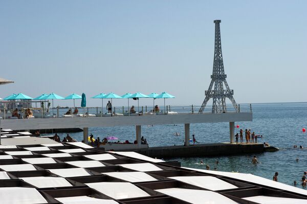 ¡Felicidades! La Torre Eiffel celebra su aniversario 130 - Sputnik Mundo