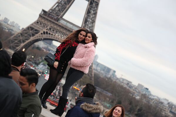 ¡Felicidades! La Torre Eiffel celebra su aniversario 130 - Sputnik Mundo
