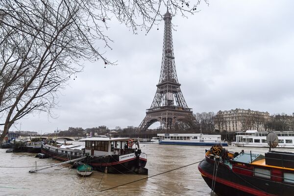 ¡Felicidades! La Torre Eiffel celebra su aniversario 130 - Sputnik Mundo