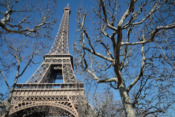 ¡Felicidades! La Torre Eiffel celebra su aniversario 130 - Sputnik Mundo