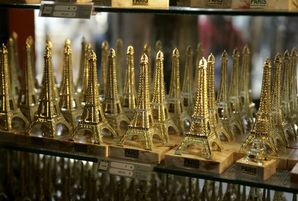 ¡Felicidades! La Torre Eiffel celebra su aniversario 130 - Sputnik Mundo