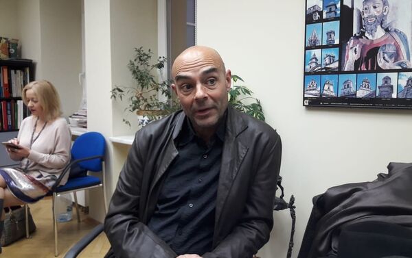 Lino Varela, director de la película Huérfanos del Olvido - Sputnik Mundo