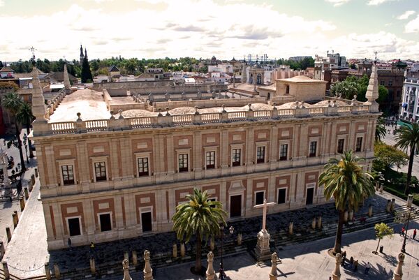El Archivo General de Indias de Sevilla se creó en 1785 por deseo del rey Carlos III, con el objetivo de centralizar en un único lugar la documentación referente a la administración de los territorios ultramarinos españoles - Sputnik Mundo