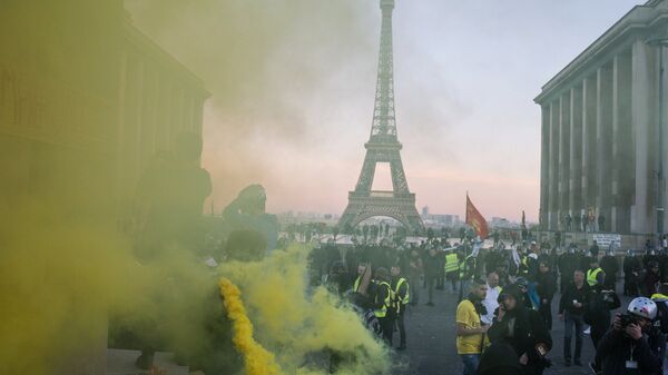 Las protestas de los 'chalecos amarillos' en Francia - Sputnik Mundo