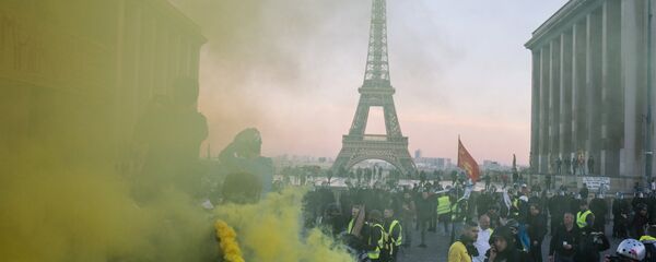 Las protestas de los 'chalecos amarillos' en Francia - Sputnik Mundo