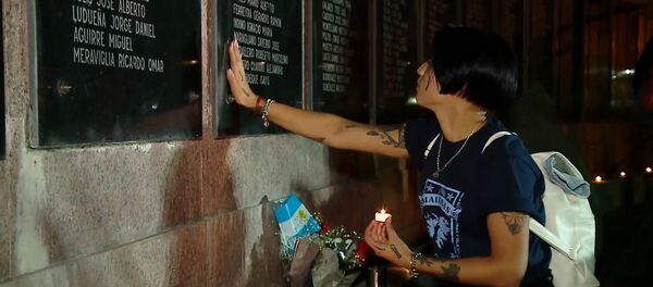 Centenares de personas rinden homenaje a los veteranos y caídos en las Malvinas - Sputnik Mundo