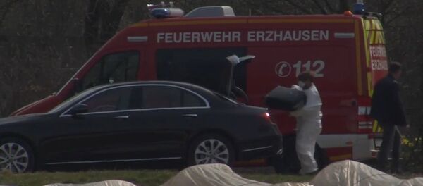 Expertos rusos llegan al lugar del siniestro del avión de la dueña de la aerolínea S7 - Sputnik Mundo