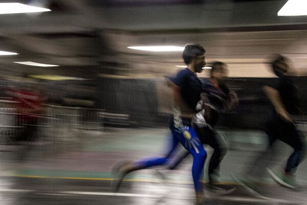 Estado de México: Dos niños durante la clase de Tigre Metálico en Ecatepec - Sputnik Mundo