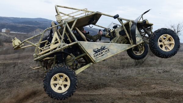 El buggy militar ruso Chaborz M-3 - Sputnik Mundo