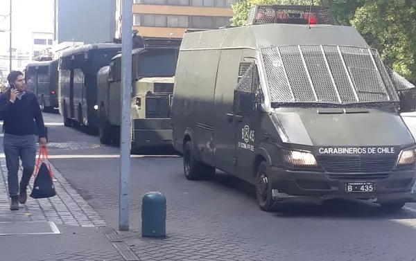 Carabineros de Chile durante la manifestación mapuche en Temuco Carabineros de Chile durante la manifestación mapuche en Temuco - Sputnik Mundo