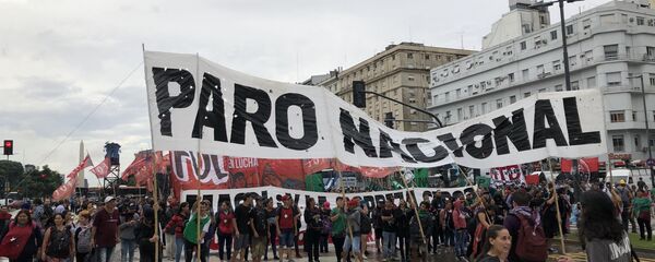 Las centrales argentinas de trabajadores convocaron a un paro por la delicada situación económica del país - Sputnik Mundo