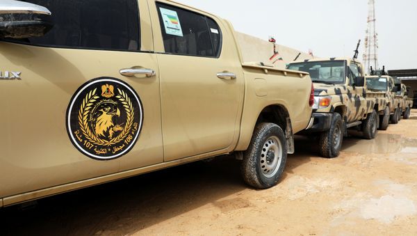 Vehículos de las tropas del mariscal libio Jalifa Haftar Vehículos de las tropas del mariscal libio Jalifa Haftar - Sputnik Mundo