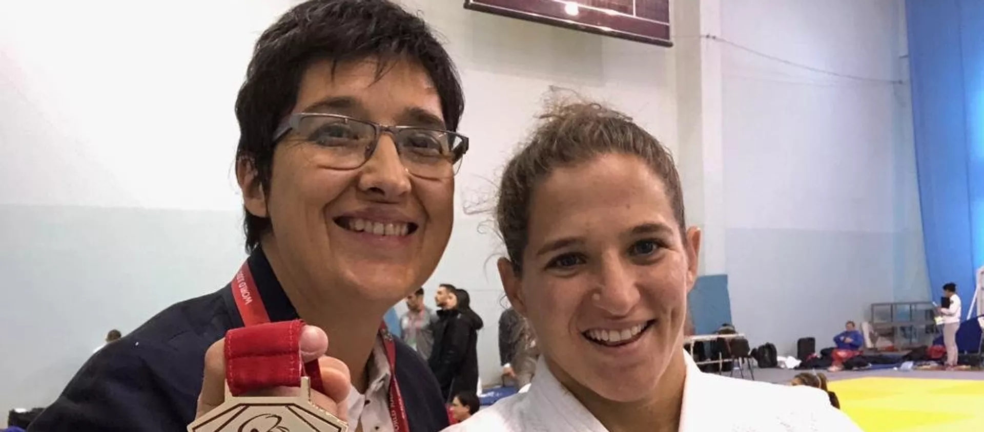 Laura Martinel y Paula Pareto tras obtener una medalla de oro en Rusia, en marzo de 2019 Laura Martinel y Paula Pareto tras obtener una medalla de oro en Rusia, en marzo de 2019 - Sputnik Mundo, 1920, 06.04.2019