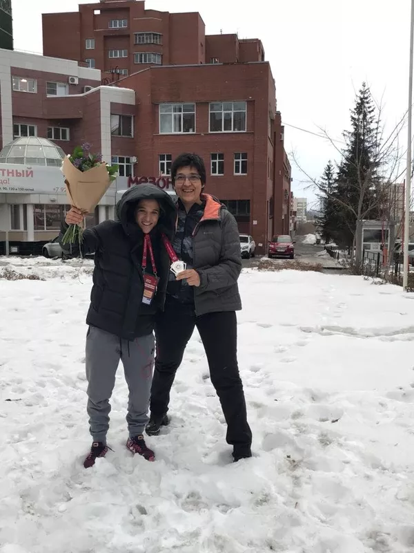 Laura Martinel y Paula Pareto en la nieve de Ekaterimburgo Laura Martinel y Paula Pareto en la nieve de Ekaterimburgo - Sputnik Mundo