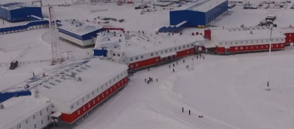 Base militar rusa 'Trébol del Norte', ubicada en la isla de Kotelni en el Ártico - Sputnik Mundo