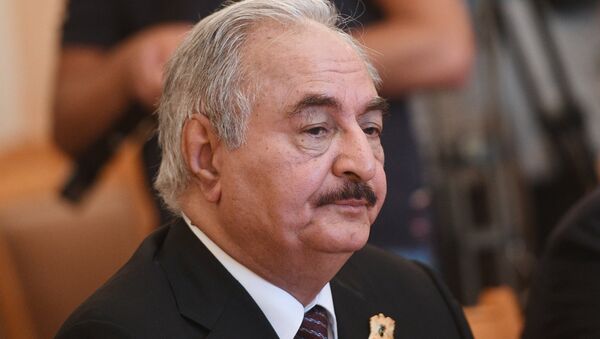 Jalifa Haftar, líder del Ejército Nacional Libio - Sputnik Mundo